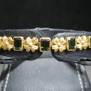 สร้อยข้อมือพลอยเขียวส่อง