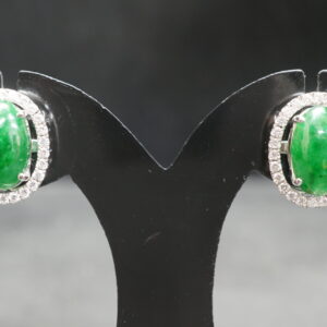 ต่างหูหยกประดับเพชร