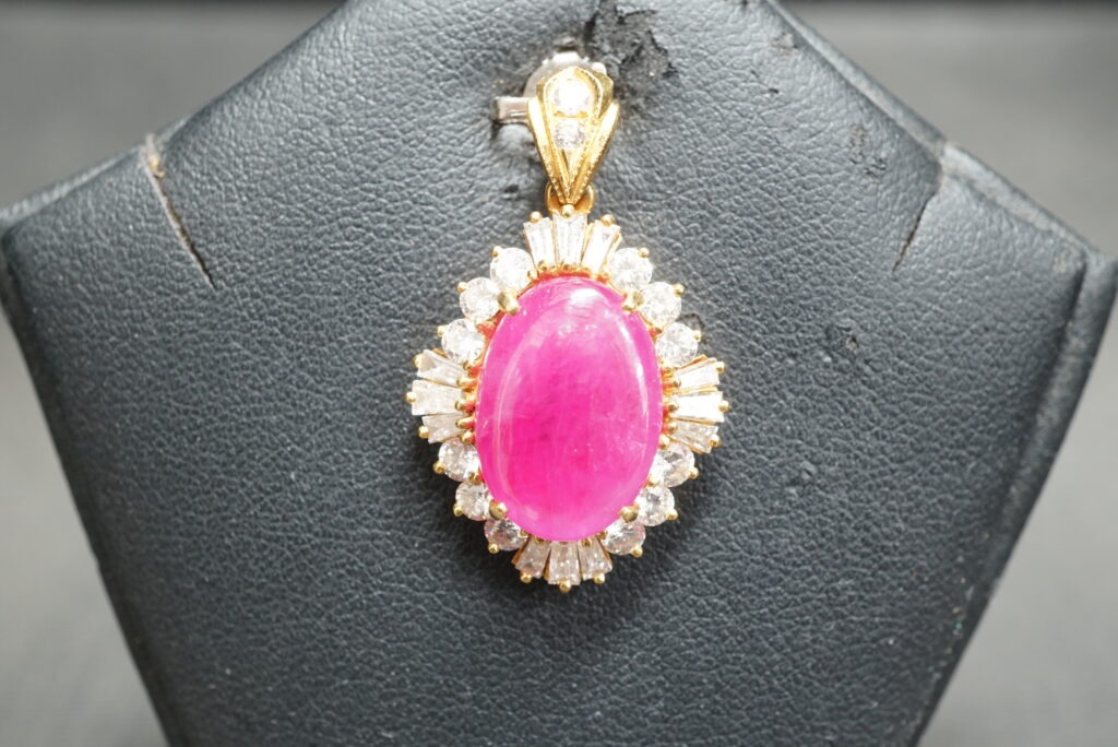 จี้ทับทิมพม่าเพชรล้อม